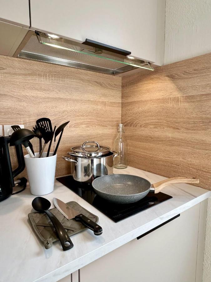 Modern 1 Bdr + Balcony + Free Parking + Ac + Pool Lejlighed L'Isle-d'Abeau Eksteriør billede
